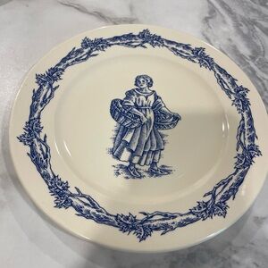 Williams Sonoma Cream Plate with Blue Design